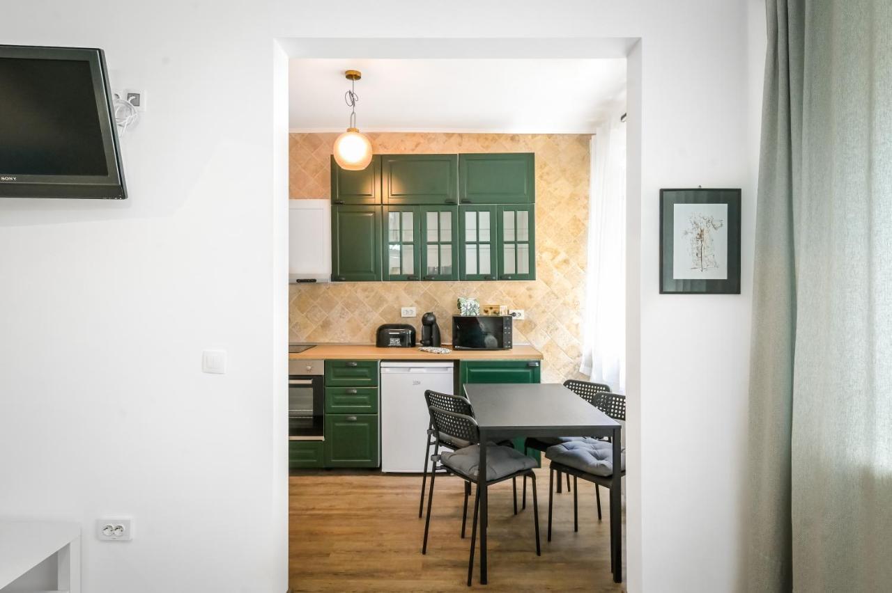 Floral Studio Retreat In Sofia City Center By Flat Mаnager エクステリア 写真