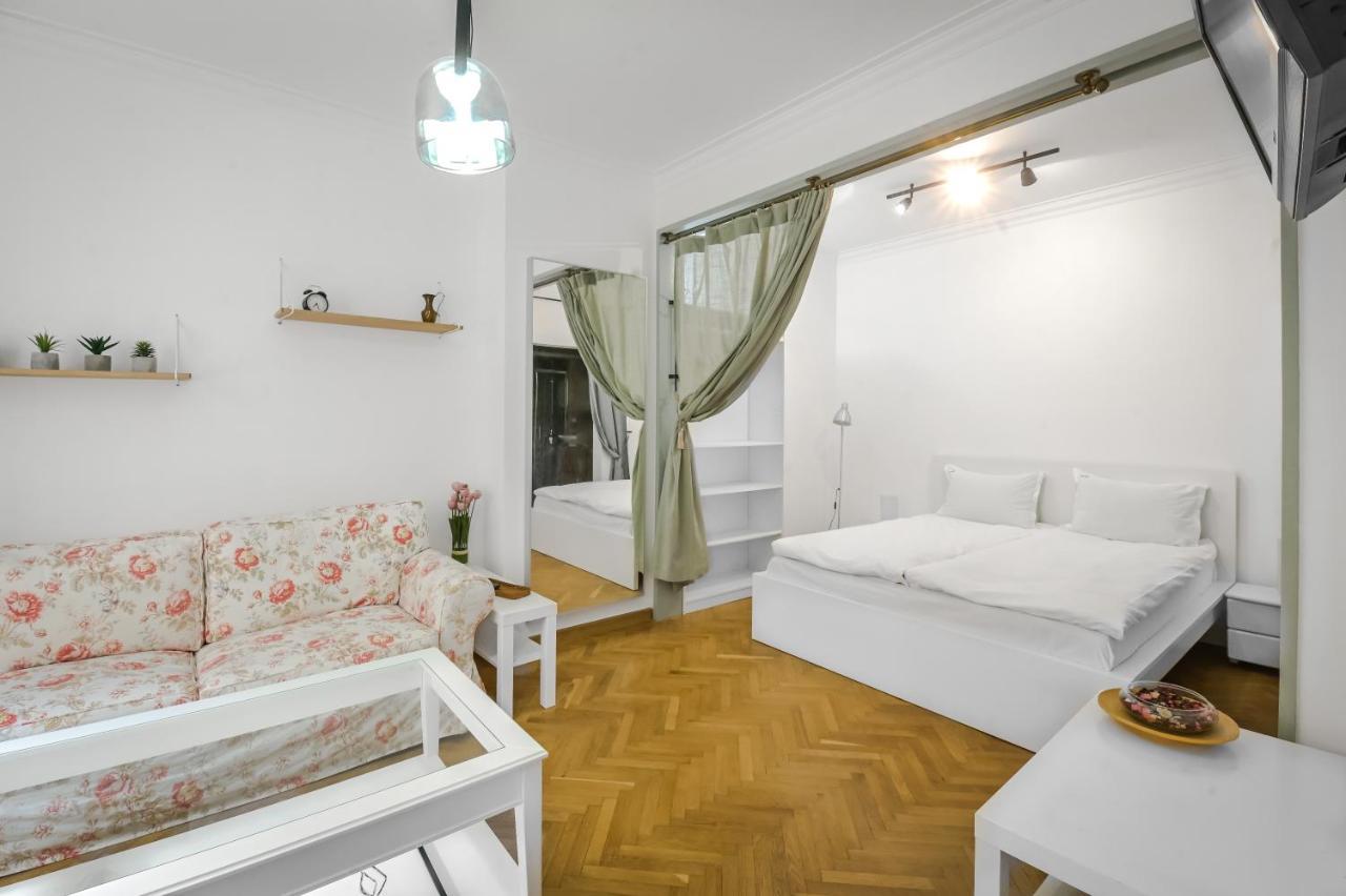 Floral Studio Retreat In Sofia City Center By Flat Mаnager エクステリア 写真